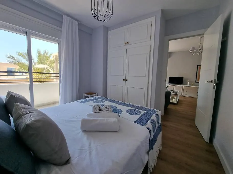 Aguadulce, Apto Santa Monica 2 Hab Con Terraza, Aire, Wifi, A 5 Min De La Playa Aguadulce  0*, Aguadulce (Almeria) España