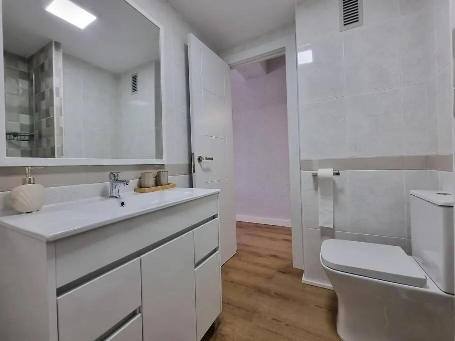 Apartamento Aguadulce, Apto Santa Monica 2 Hab Con Terraza, Aire, Wifi, A 5 Min De La Playa Aguadulce