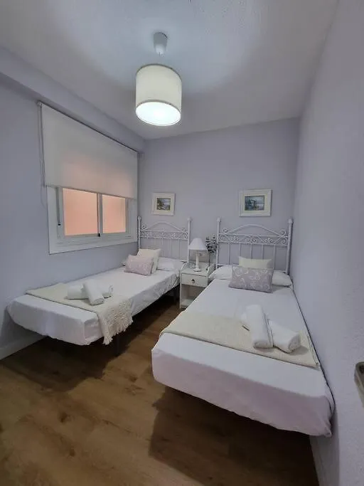 Aguadulce, Apto Santa Monica 2 Hab Con Terraza, Aire, Wifi, A 5 Min De La Playa Aguadulce  0*, Aguadulce (Almeria)